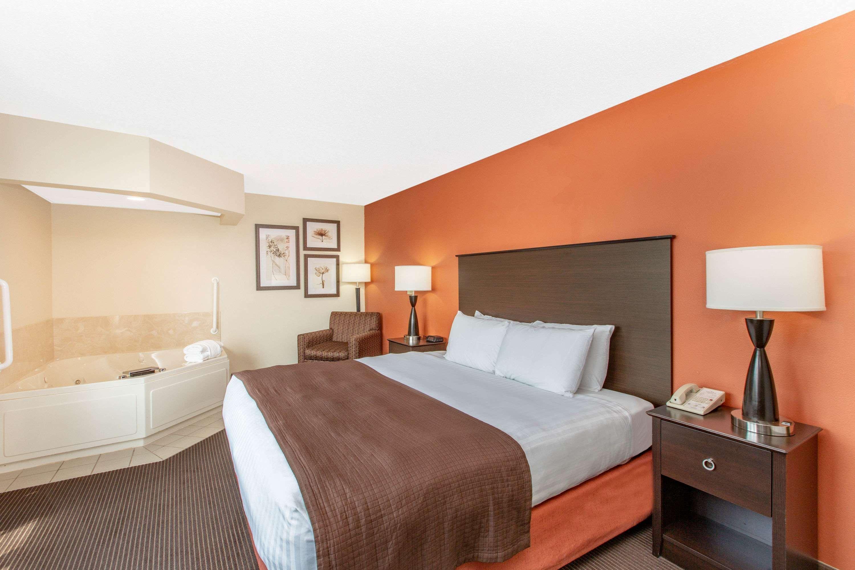 Americinn By Wyndham Ottumwa Esterno foto