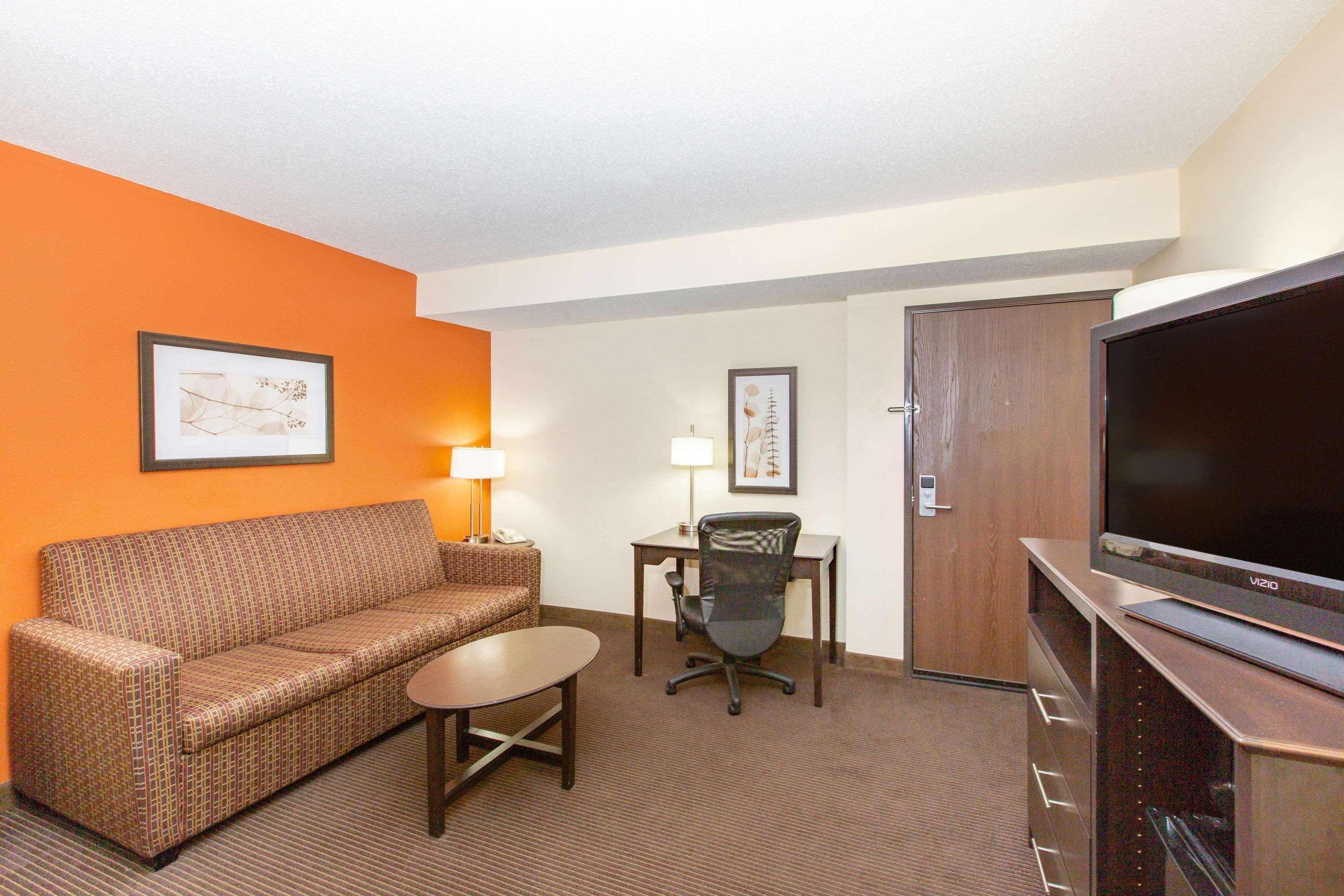 Americinn By Wyndham Ottumwa Esterno foto