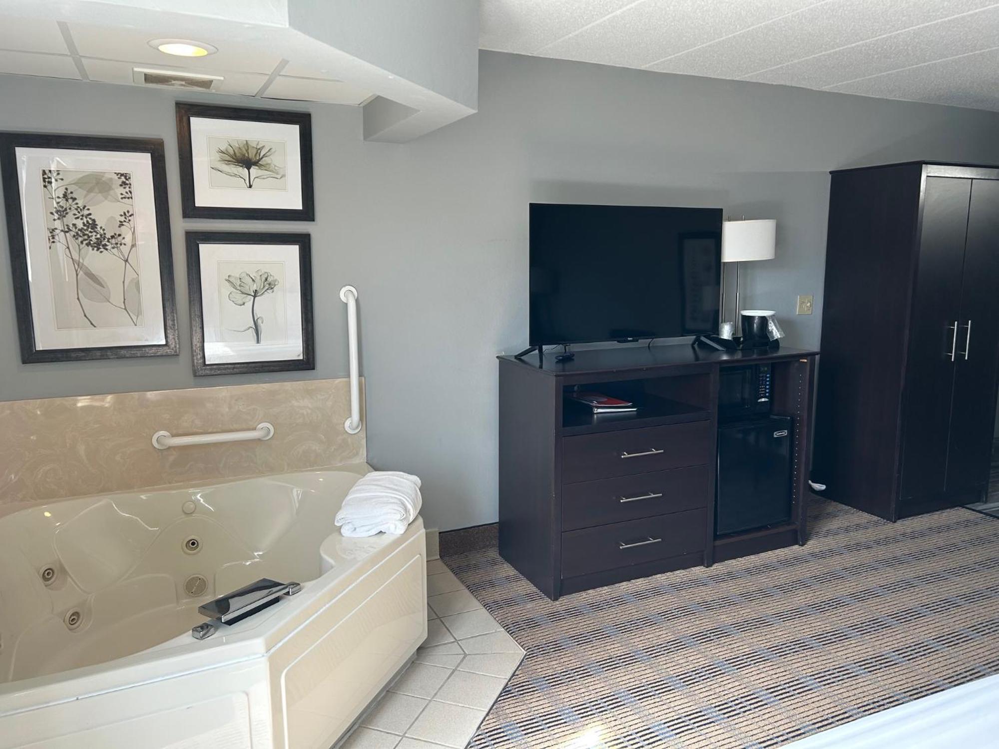 Americinn By Wyndham Ottumwa Esterno foto